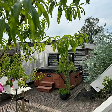 Couette-café De Kleine Bongerd -the Little Orchard Hengelo (Gelderland)